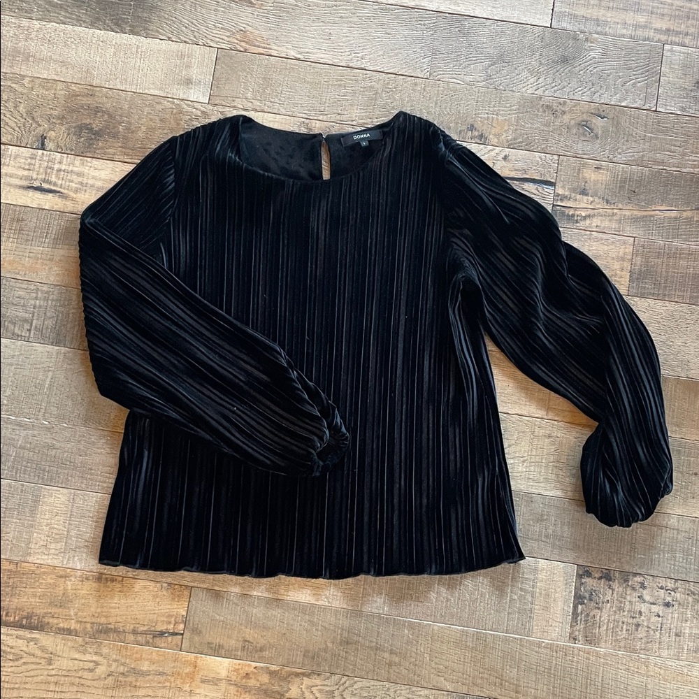 Donna Karan Black Pleated Velvet Long-Sleeve Blouse